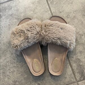 Aerie Plush Fur Slippers in Tan